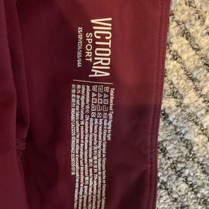 VS leggings. *pockets*